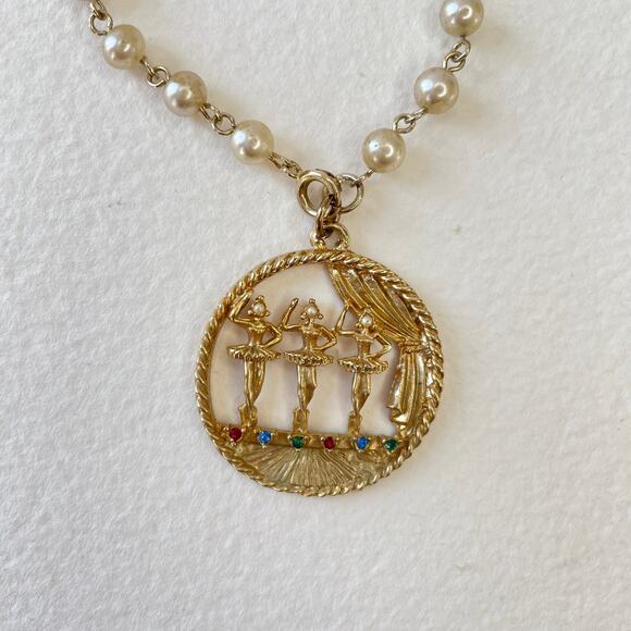 60s Ballerina Faux Pearl Charm Bracelet Tiny Dancer Rhinestone Balletcore Chain - Picture 2 of 7